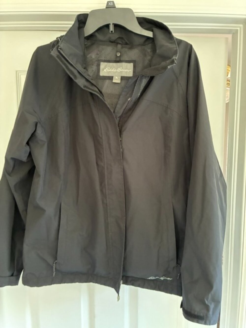 Eddie Bauer woman's WeatherEdge Black Hooded Utility Rain Jacket, size Large